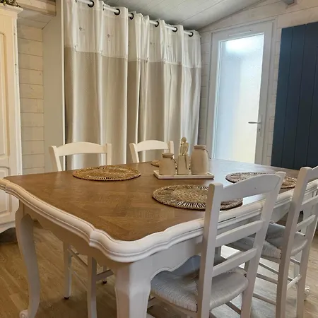 Face Aux Isles Holiday home *